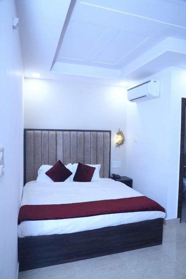 The Divine Oak Hotel คาตรา ภายนอก รูปภาพ
