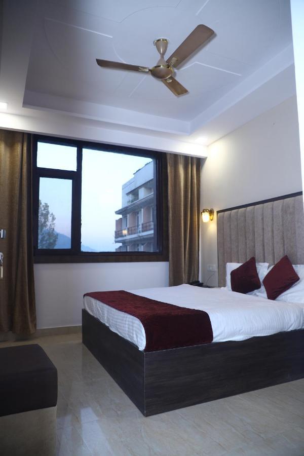The Divine Oak Hotel คาตรา ภายนอก รูปภาพ