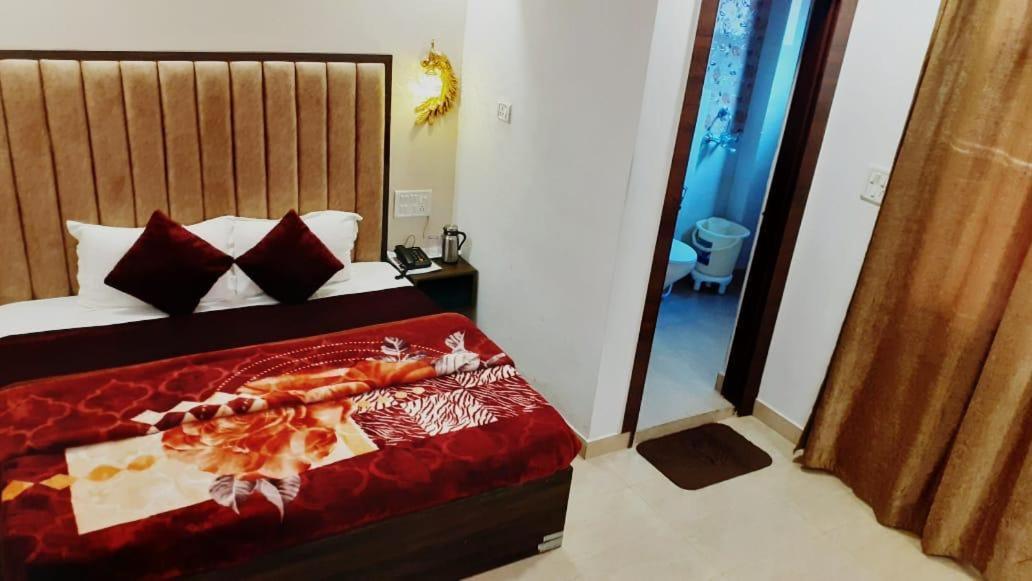 The Divine Oak Hotel คาตรา ภายนอก รูปภาพ