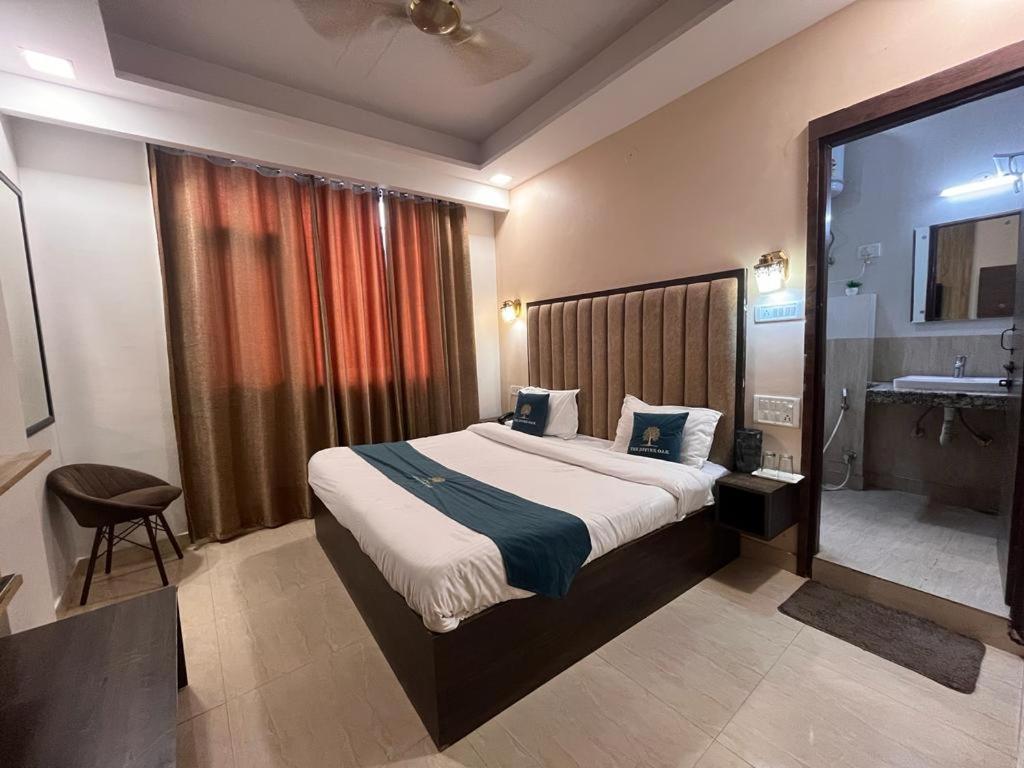 The Divine Oak Hotel คาตรา ภายนอก รูปภาพ